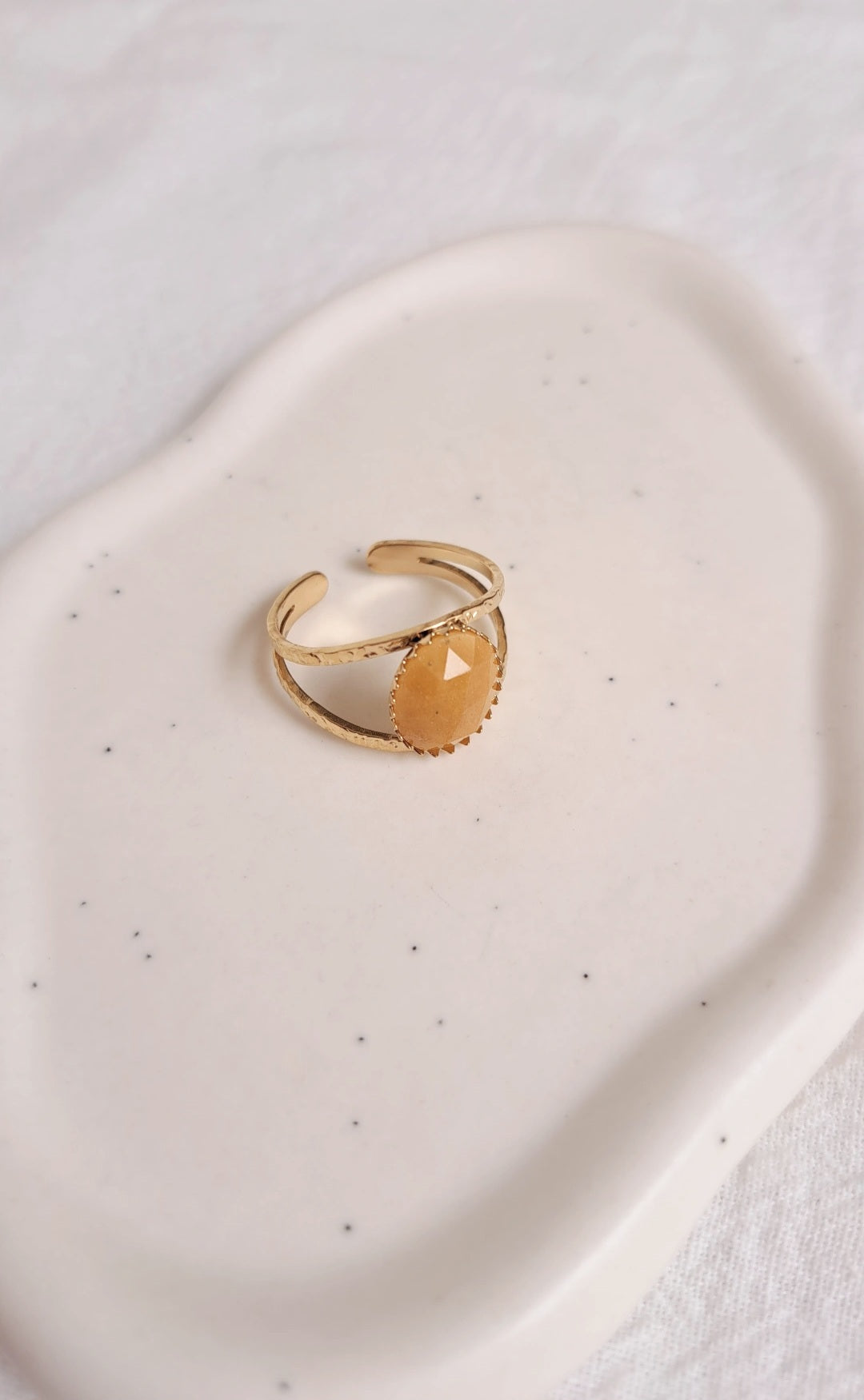 Ring stone