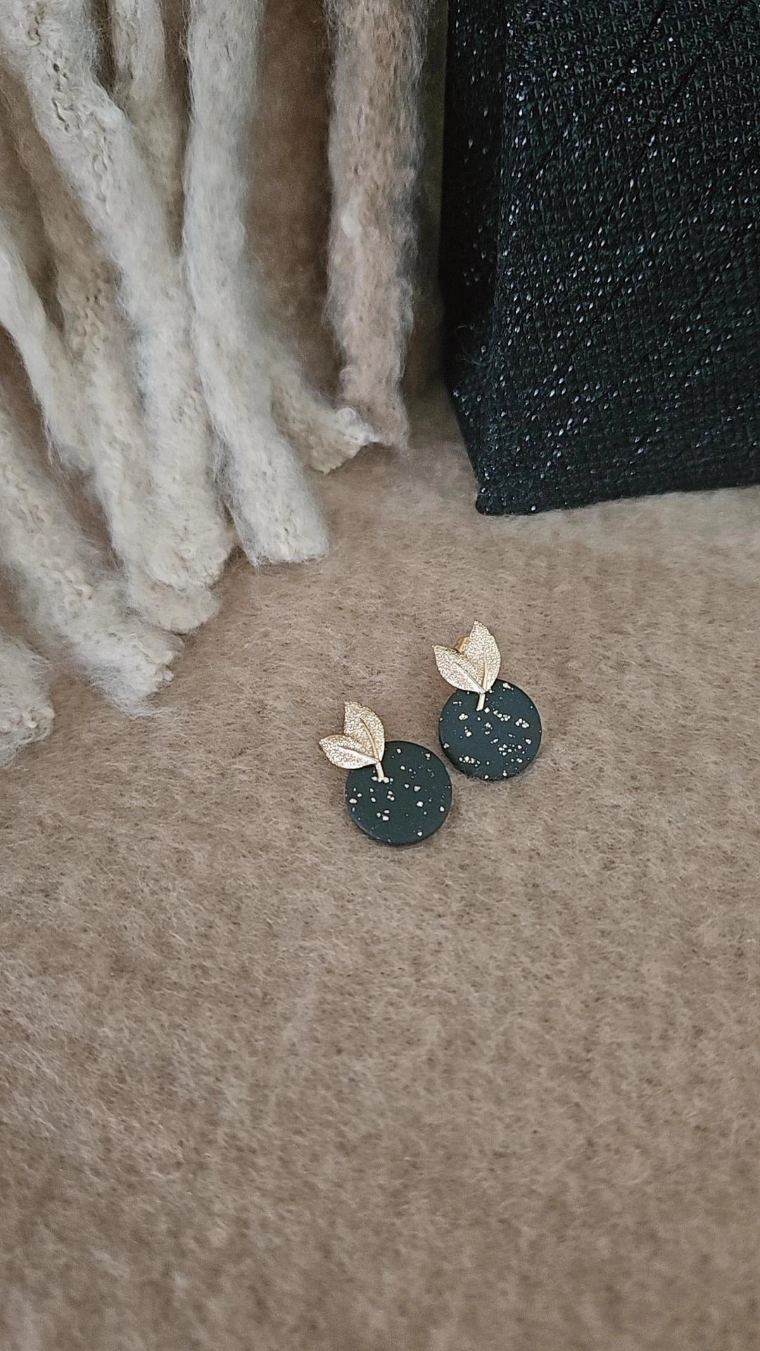 Oorbel Rosalie - gouden blaadje