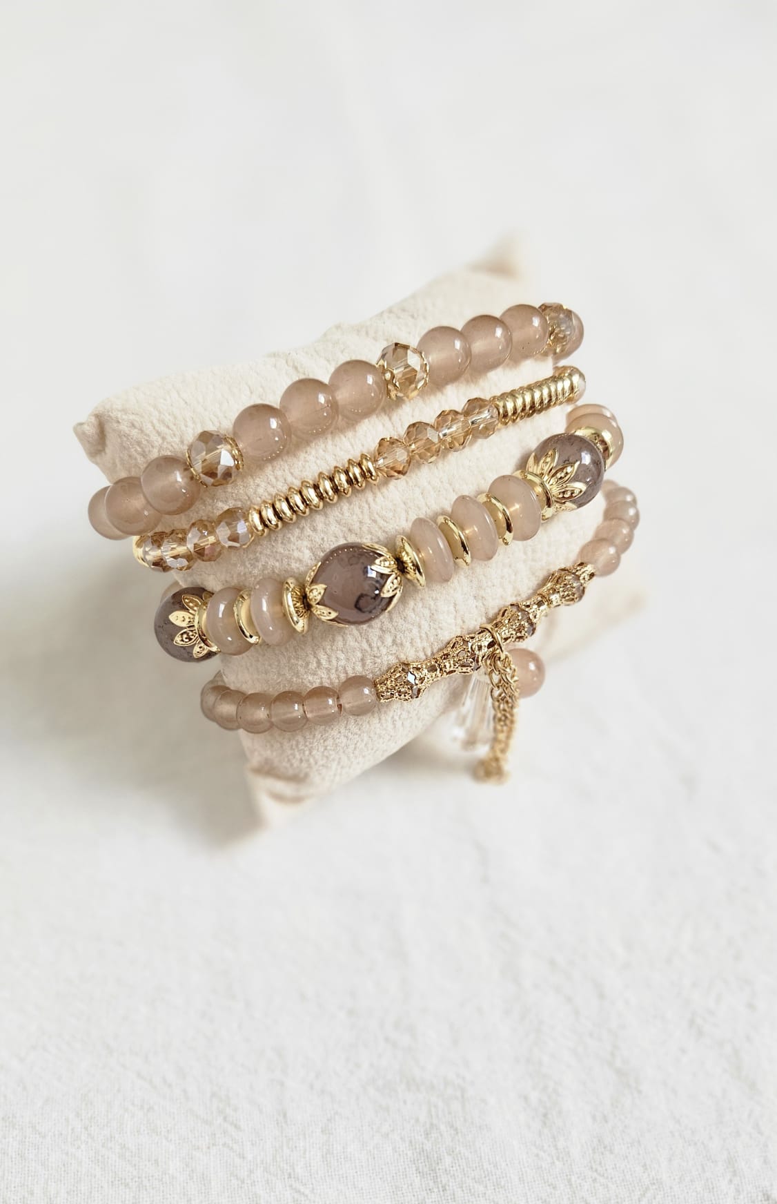 vier-laagse armband met bedels