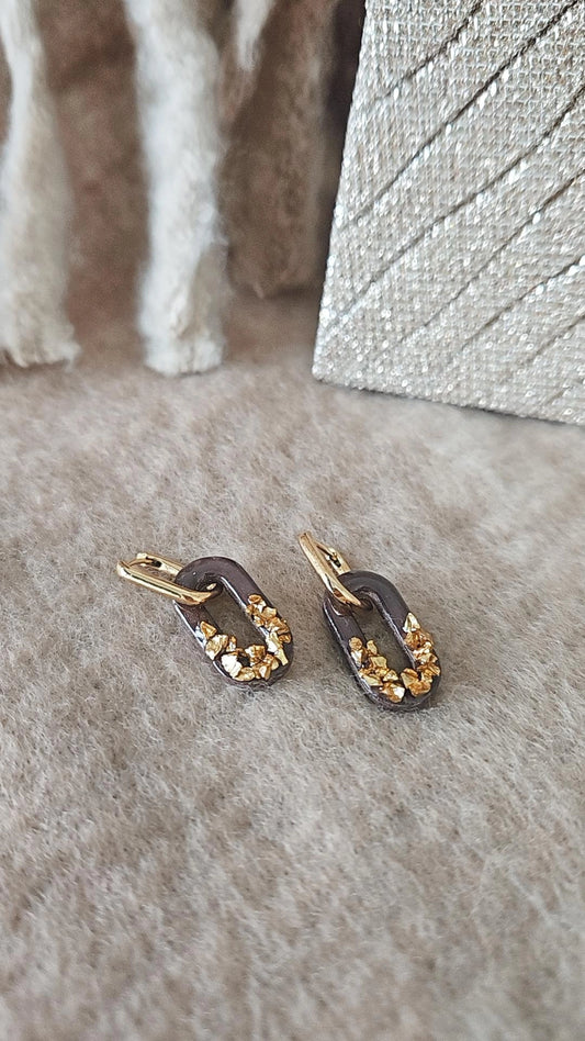 Oorbel Vieve - met goudkleurig steentje